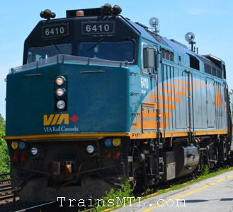 Locomotive VIA6410 left side / coté gauche